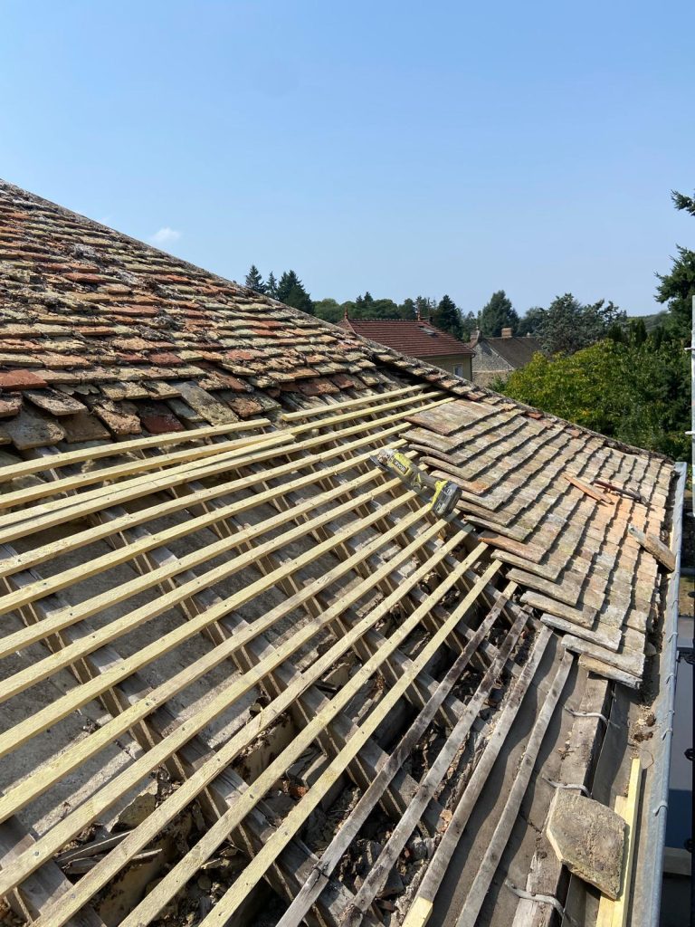 remplacement de tuiles à Mantes-la-ville (1)